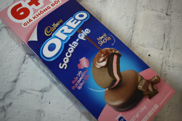 Oreo Chocolate Covered Strawberry Marshmallow Pies Full Box